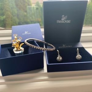 Swarovski pierce drop earrings & bracelet New